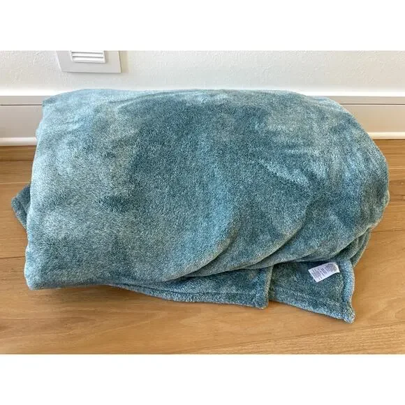 Berkshire Life EcoSoft Plush Polyester Blanket Queen Blue - Picture 2 of 4